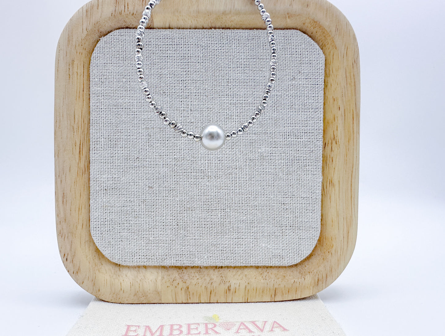 Elegant and Minimalist Pearl and Bead Bracelet