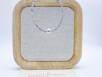 Elegant and Minimalist Pearl and Bead Bracelet