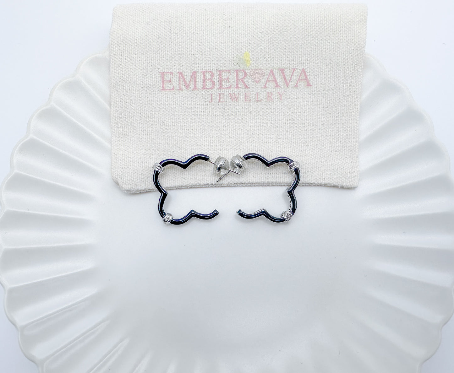 Elegant Black Earrings Featuring a Zircon Floral Trim