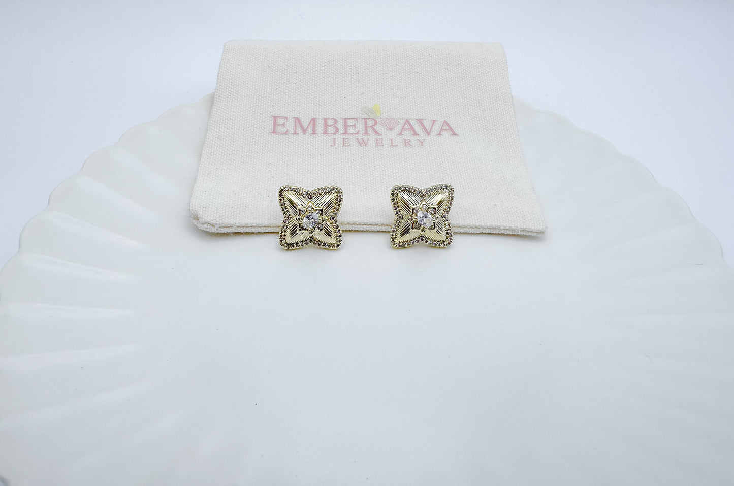 Golden French-Style Four-Leaf Clover Stud Earrings