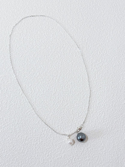Blue and White Crystal Pearl Pendant Necklace